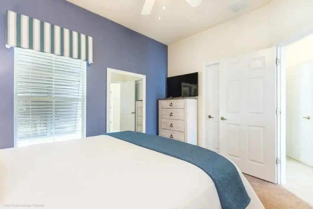 Bella Vidatown With Full Size Pool! 4 Bedroom Townhouse by RedAwning