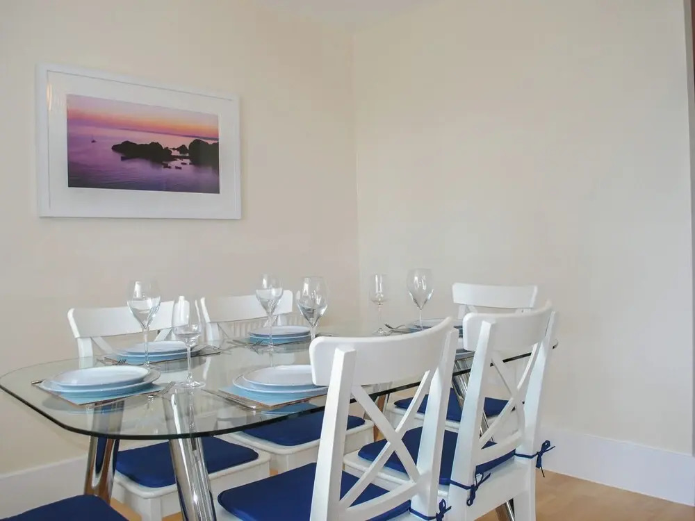 6 Combehaven