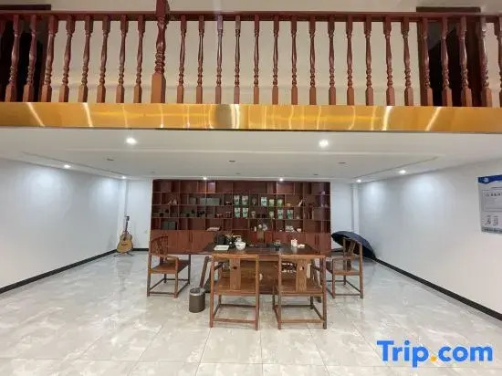 Mengzi Phoenix Kunlun Hotel