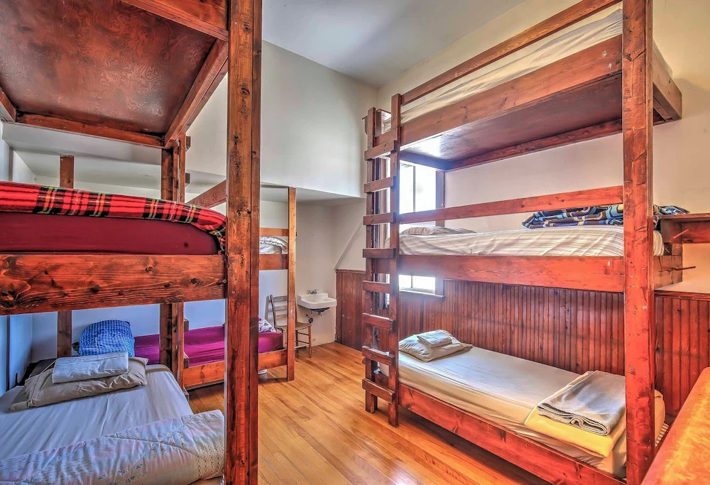 East Burke Home on Kingdom Trails: Near Ski Resort