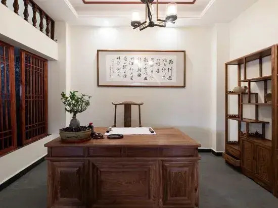 Xiqiao Night Language River View Homestay (Phoenix Ancient City Lijiang Branch)