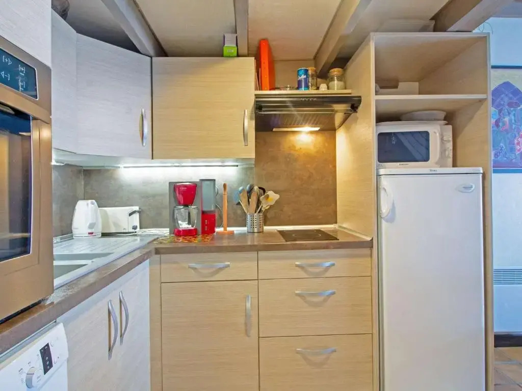 Chalet cosy avec garage et vues, 3 niveaux, 6 pers, proche Luz, animaux admis - FR-1-402-54