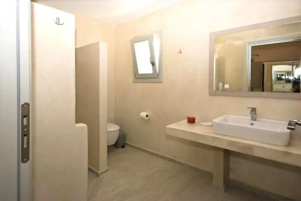Alafouzos Studios & Apartments