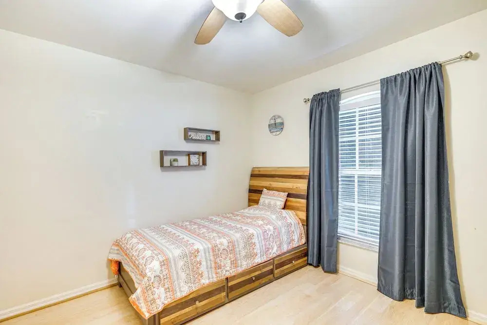 Pet-friendly Home w/ Fenced Yard in Cape Coral