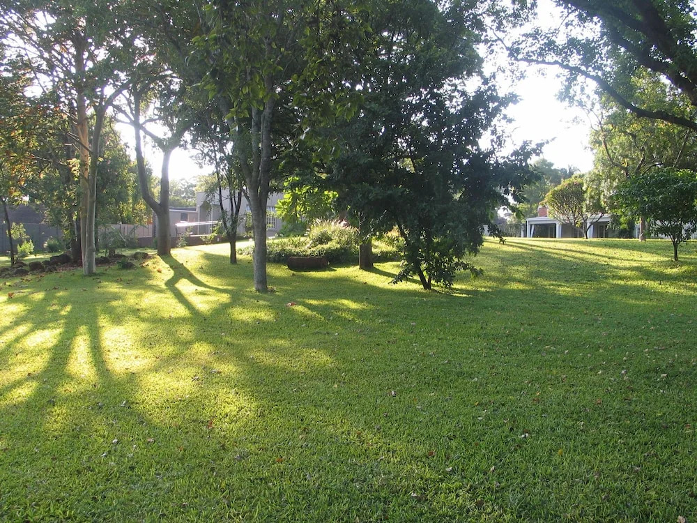 Chic Studio Nestled in Lovely Garden and Pool-2254