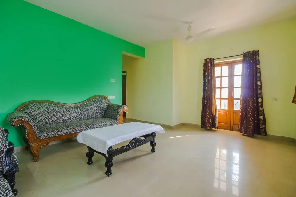 OYO 17201 Home Spacious 2BHK Miramar Beach