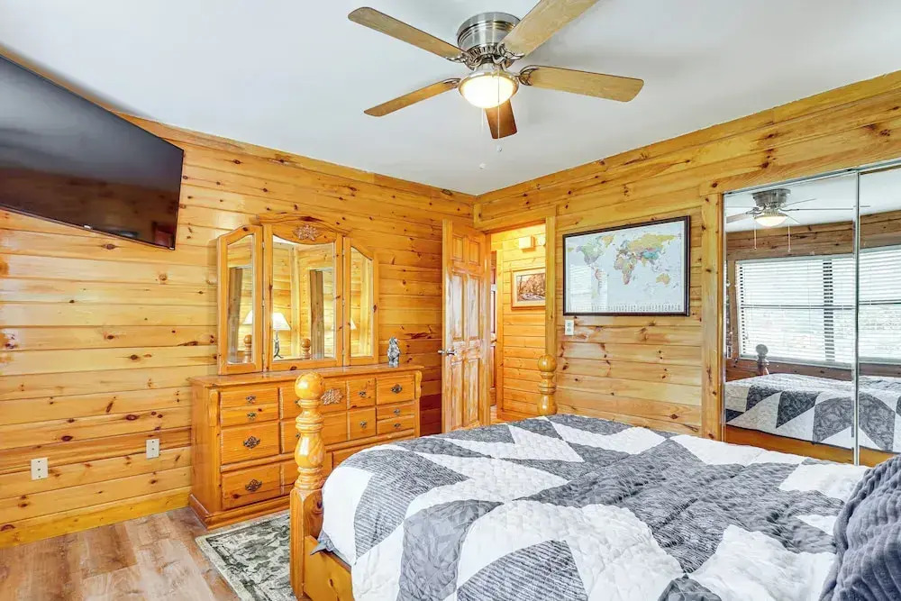 Sevierville Home w/ Hot Tub: 3 Mi to Natl Park