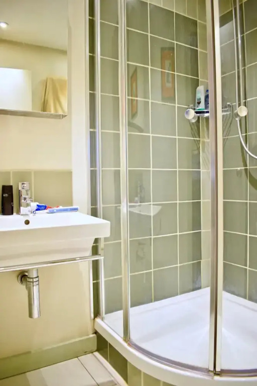2 Bedroom Flat in Shepherd's Bush