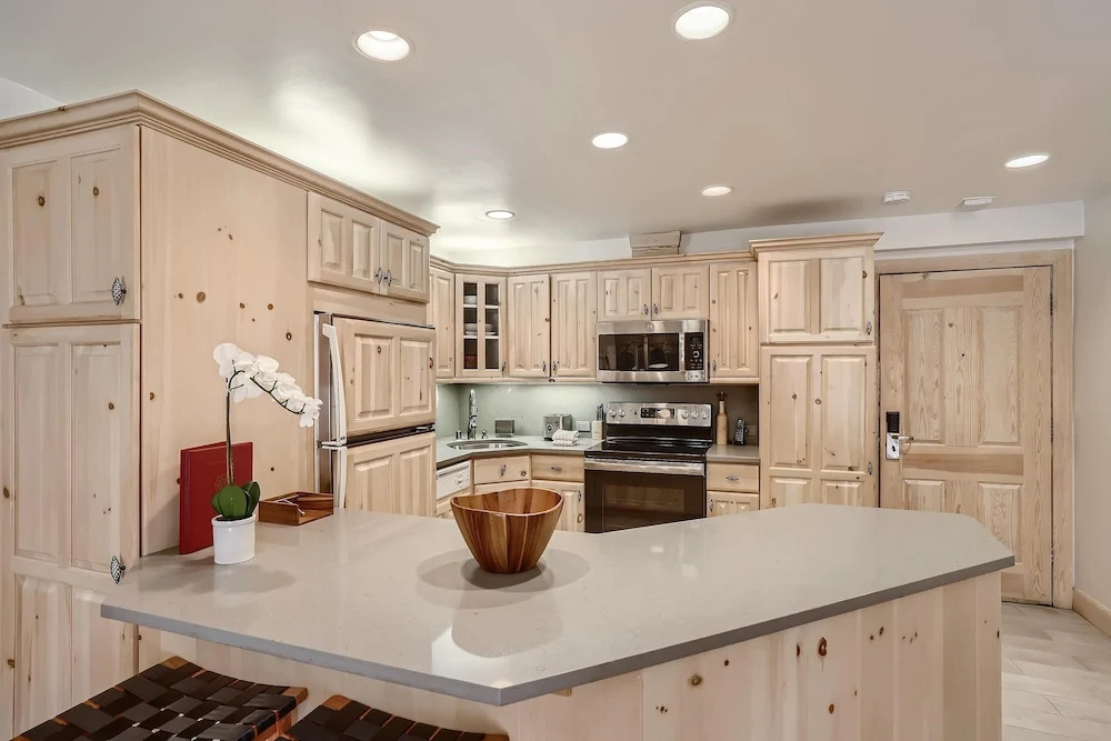 Westwind 307 2BD 2BA Platinum Condo in Lionshead Village