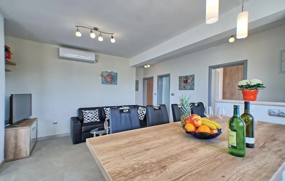 Awesome Home in Blato With Wifi and 6 Bedrooms