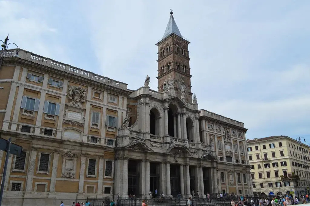 Letizia House