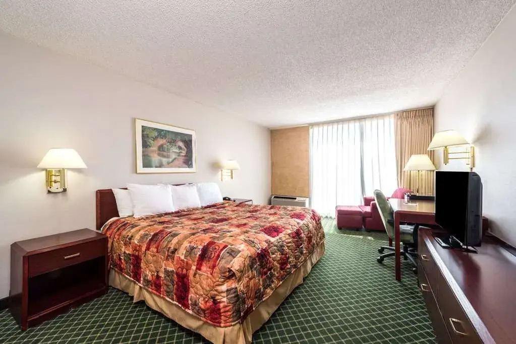 Ramada by Wyndham Dallas Love Field