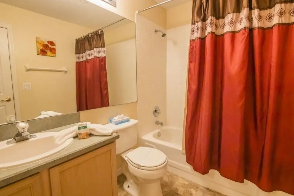 Yvonne's Indian Point Vacation Home 4 Bedroom Condo by Redawning