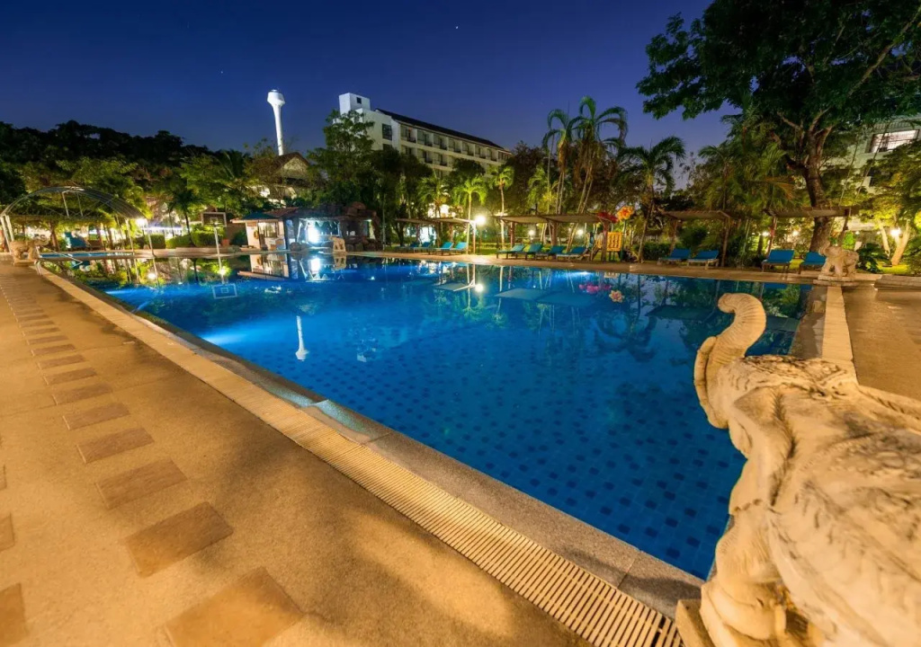 Pinnacle Grand Jomtien Resort and Beach Club