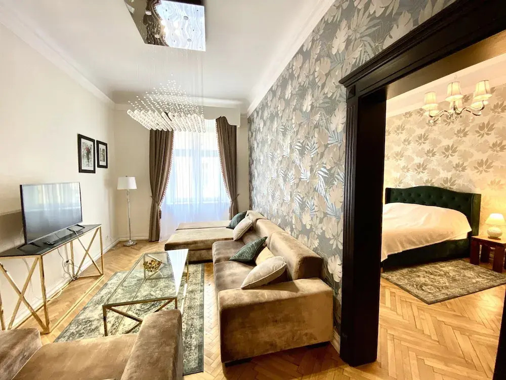 Select Suites by MB Apartments