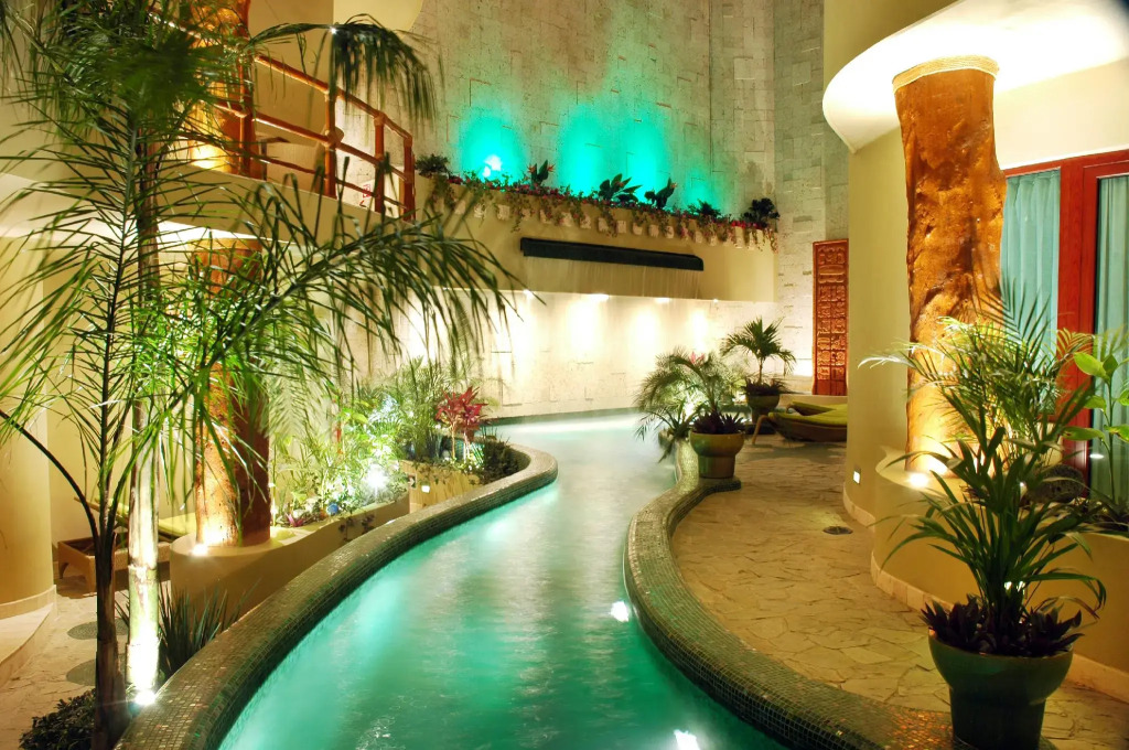 Maya Villa Condo Hotel and Beachclub