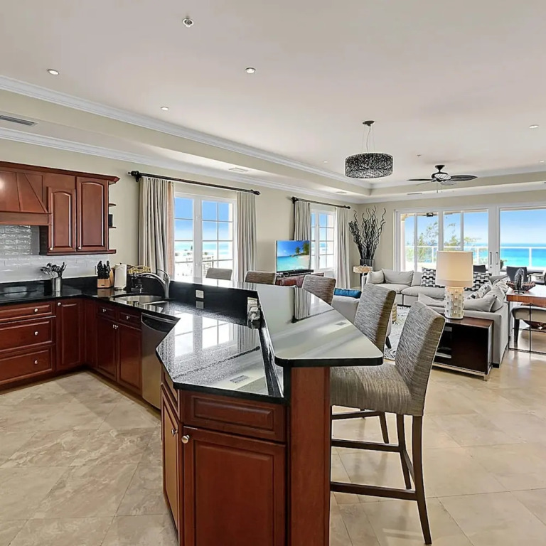 Luxury Penthouse Condo With 360 Oceanviews