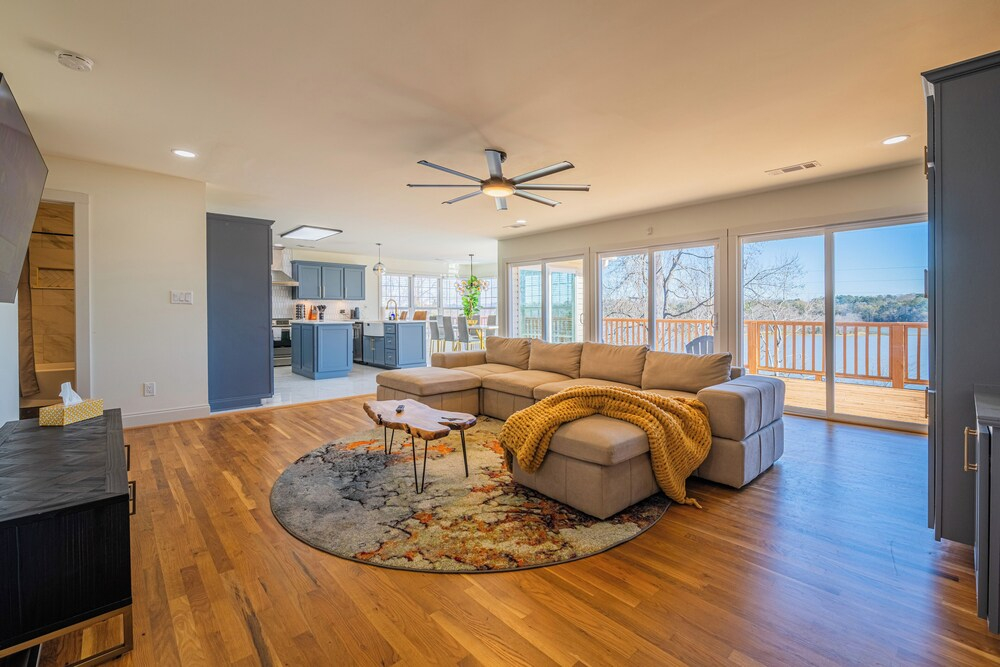 Private Dock & Hot Tub: Lakefront Eufaula Escape