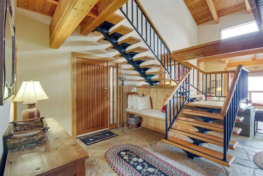 Big Sky Condo w/ Mountain Views < 1 Mi to Resort!