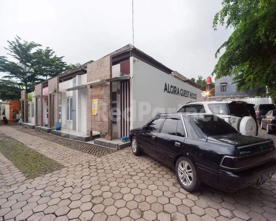 ALGIRA GUEST HOUSE GUNUNGBATU SYARIAH