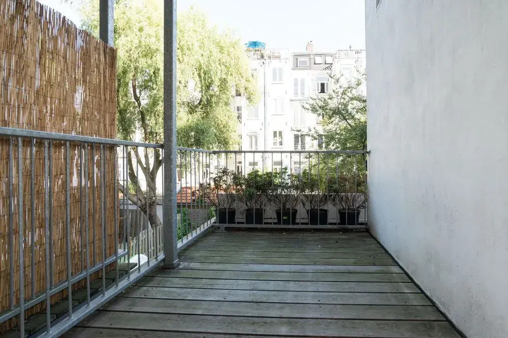 Ruby van Gogh Apartments