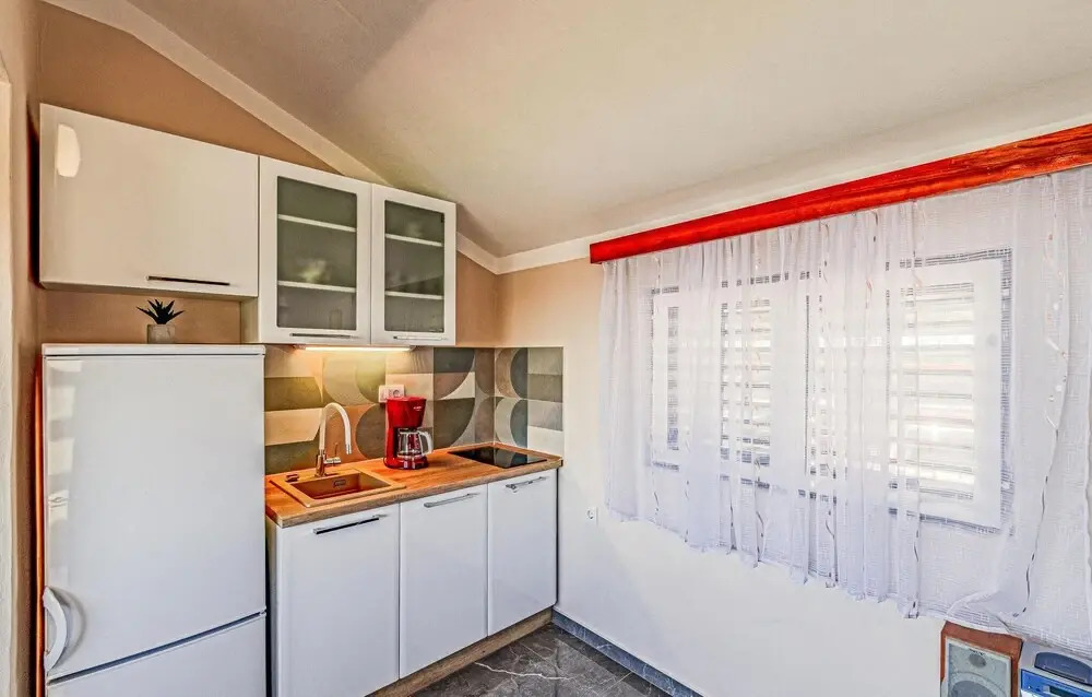 Amazing Home in Tankaraca With Wifi and 4 Bedrooms