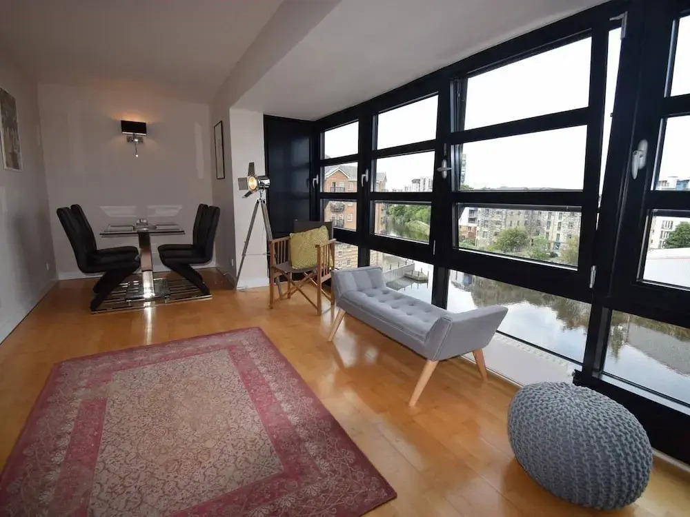 Luxurious Braemore Apartment at The Shore