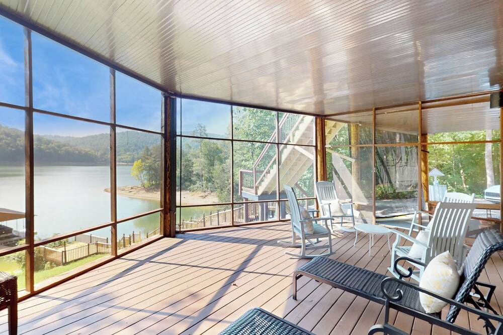 Hot Tub + Dock! Waterfront Norris Lake Log Home