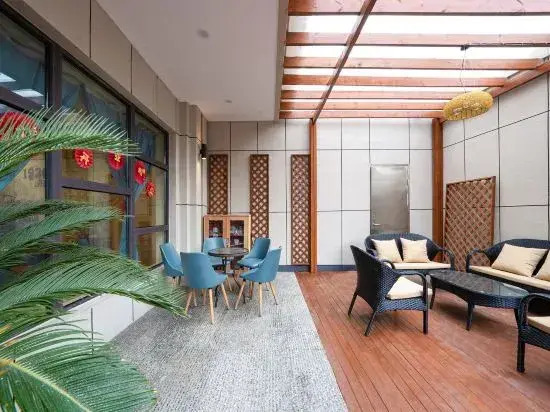 Wassim Hotel Express (Shanghai International Resort)