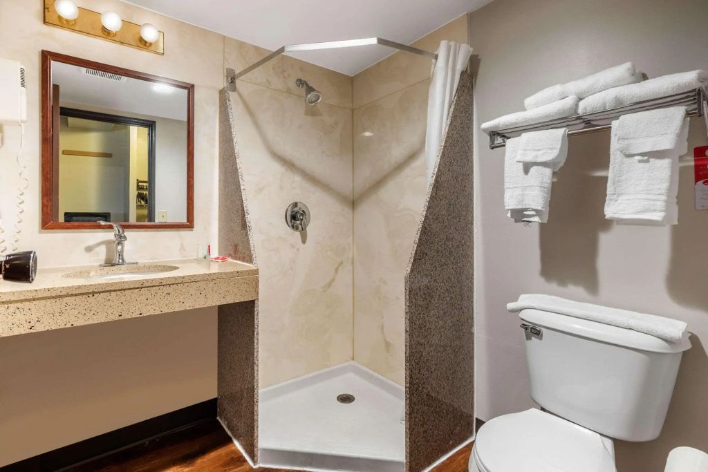 Days Inn & Suites Milwaukee Airport