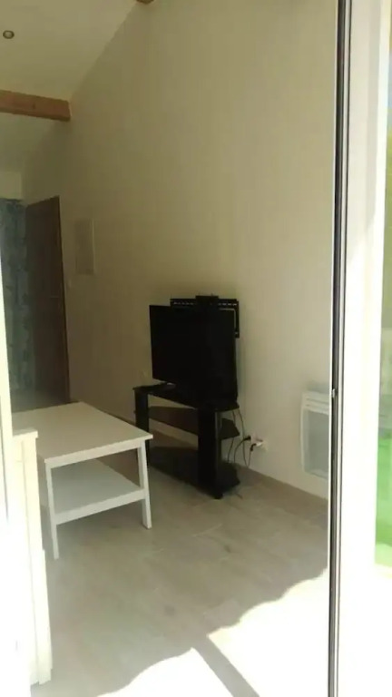 Studio in Marseille, With Pool Access, Enclosed Garden and Wifi - 11 km From the Beach