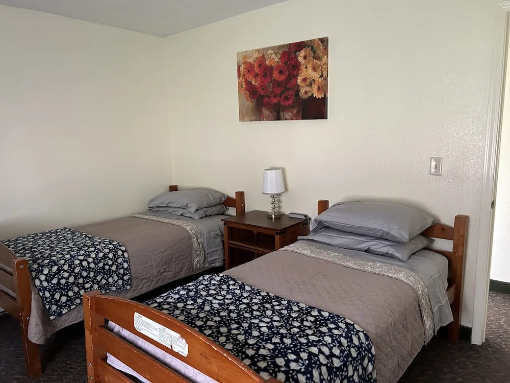 Bird Creek Motel