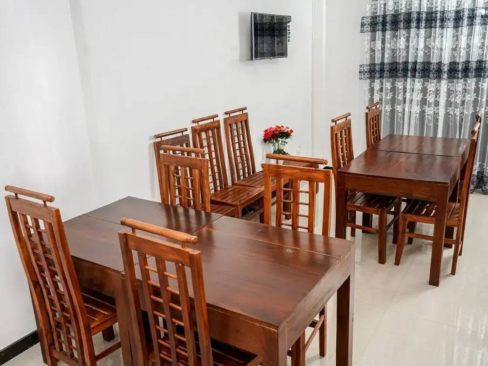 OYO 438 Sarala Residence Hotel