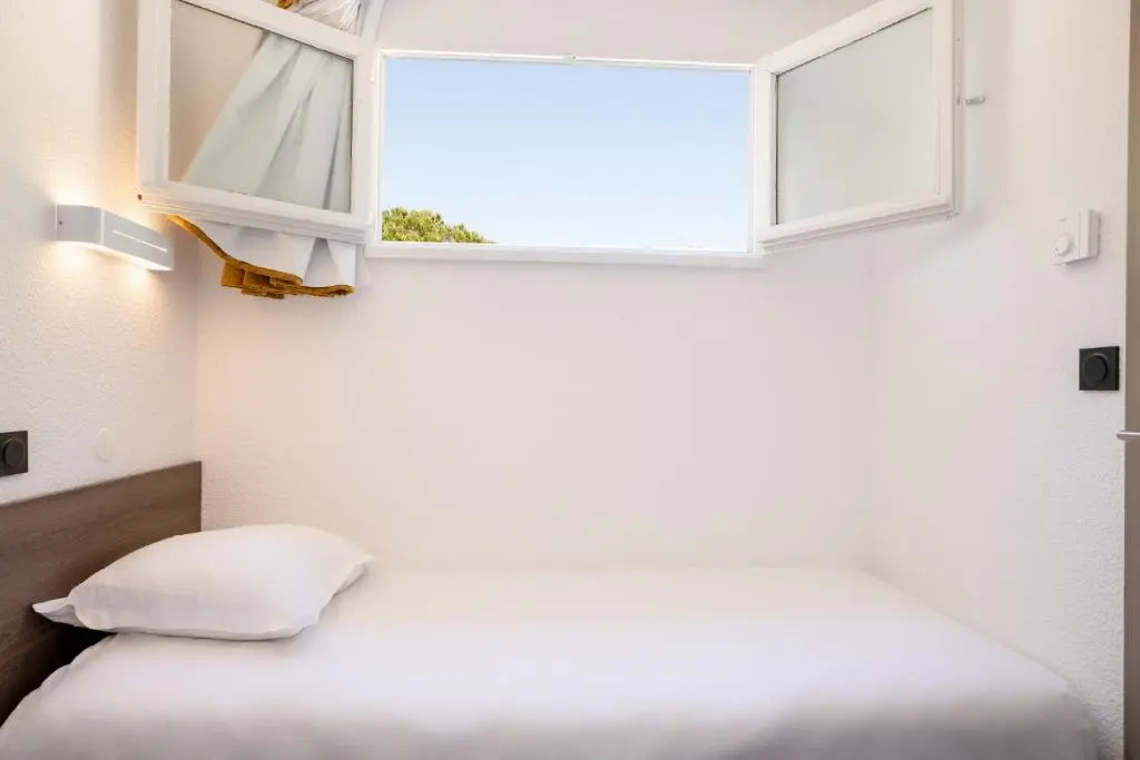 SOWELL HOTELS LOlivier