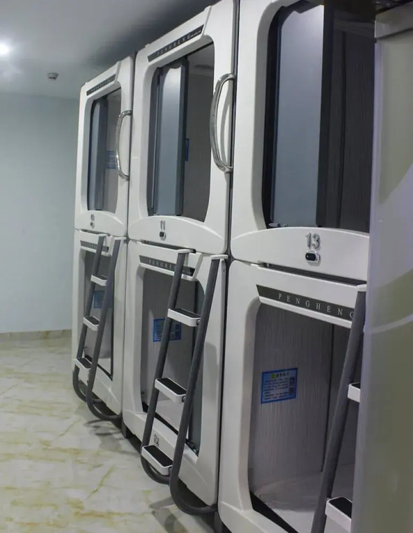 Shenzhen Xingyu Capsule Hotel