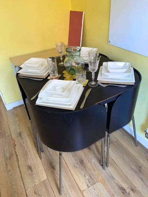 2 Bed End Terrace M4 M25 Heathrow Windsor & London