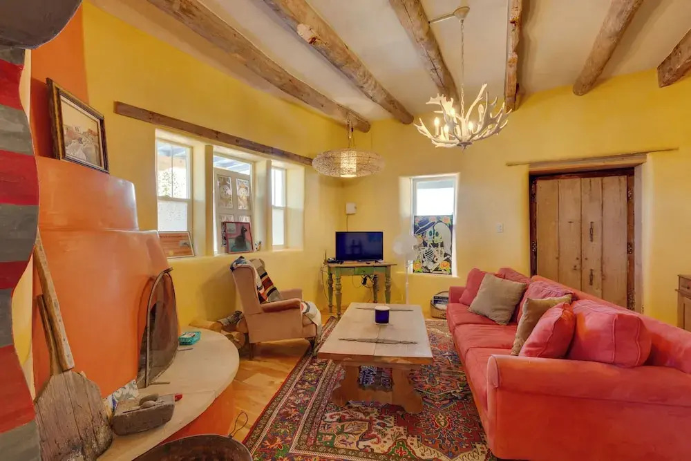 Santa Cruz Home w/ Mountain Views