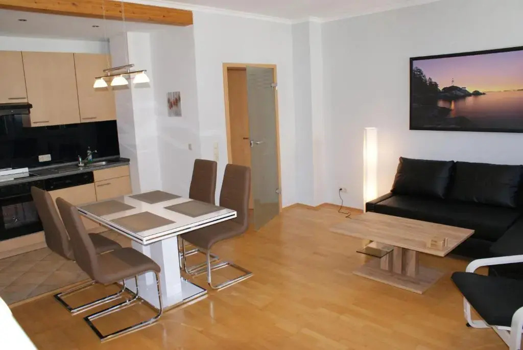 Steilküste mit Dachterrasse & Parkplatz - ABC220