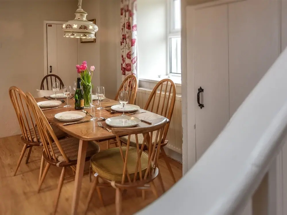 Cozy House with Authentic Details near Sea