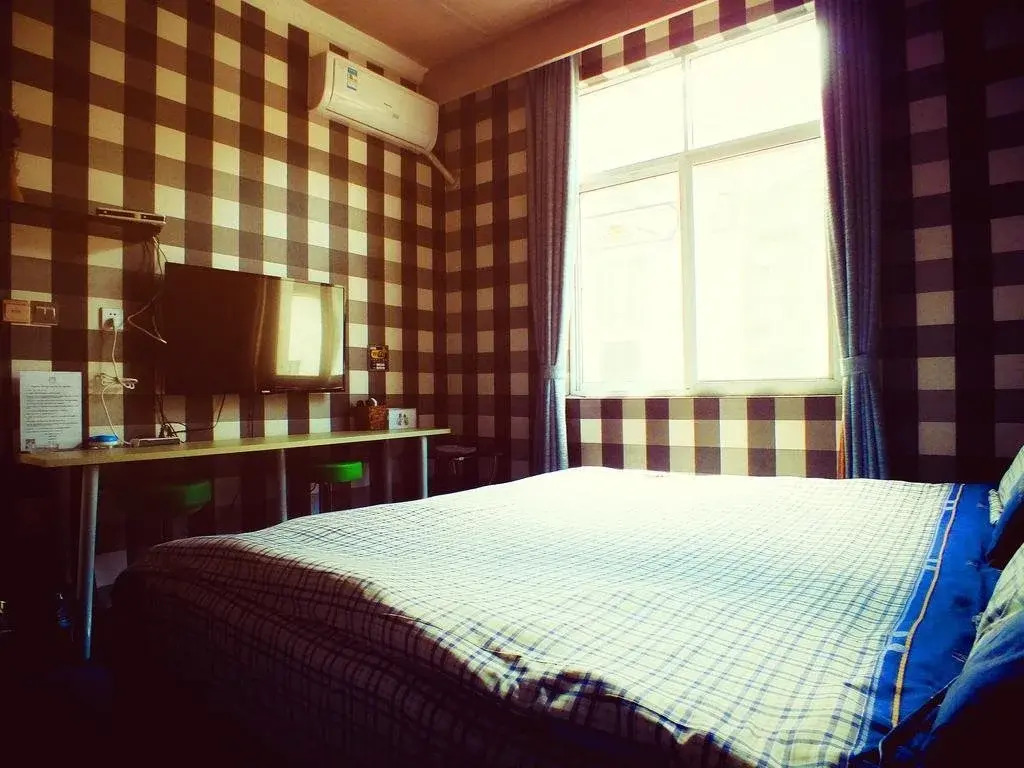 V Hostel