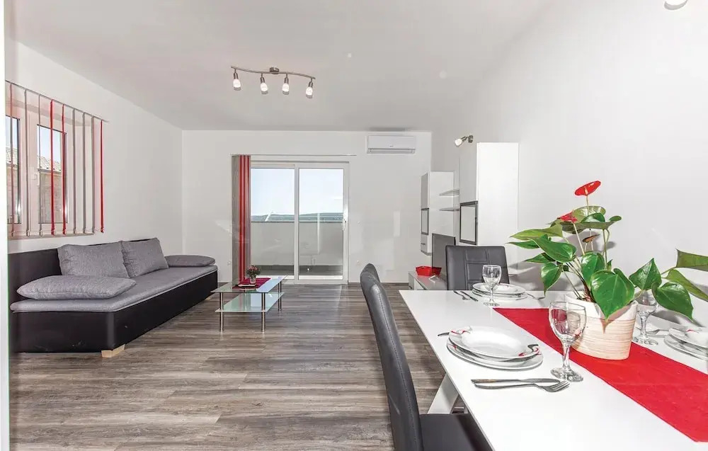 Beautiful Apartment in Crikvenica With Wifi and 1 Bedrooms