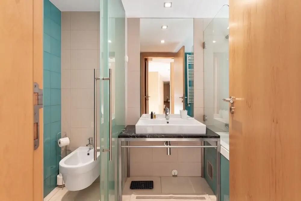 ALTIDO Superb Apt w/Terrace Pool & Spa in Cascais
