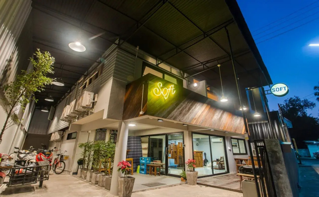 Soft Dormtel Night Bazaar