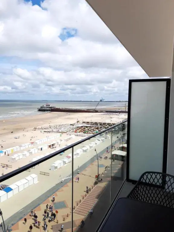 Modern Studio with Beautiful Sea View - 9th Floor