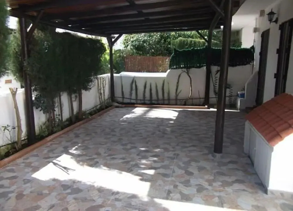 Apartment 2 Bedrooms With Pool 103424