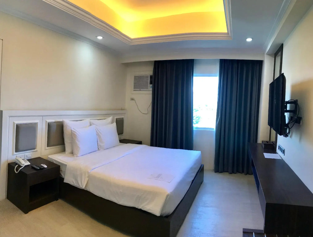 Sotogrande Iloilo Hotel