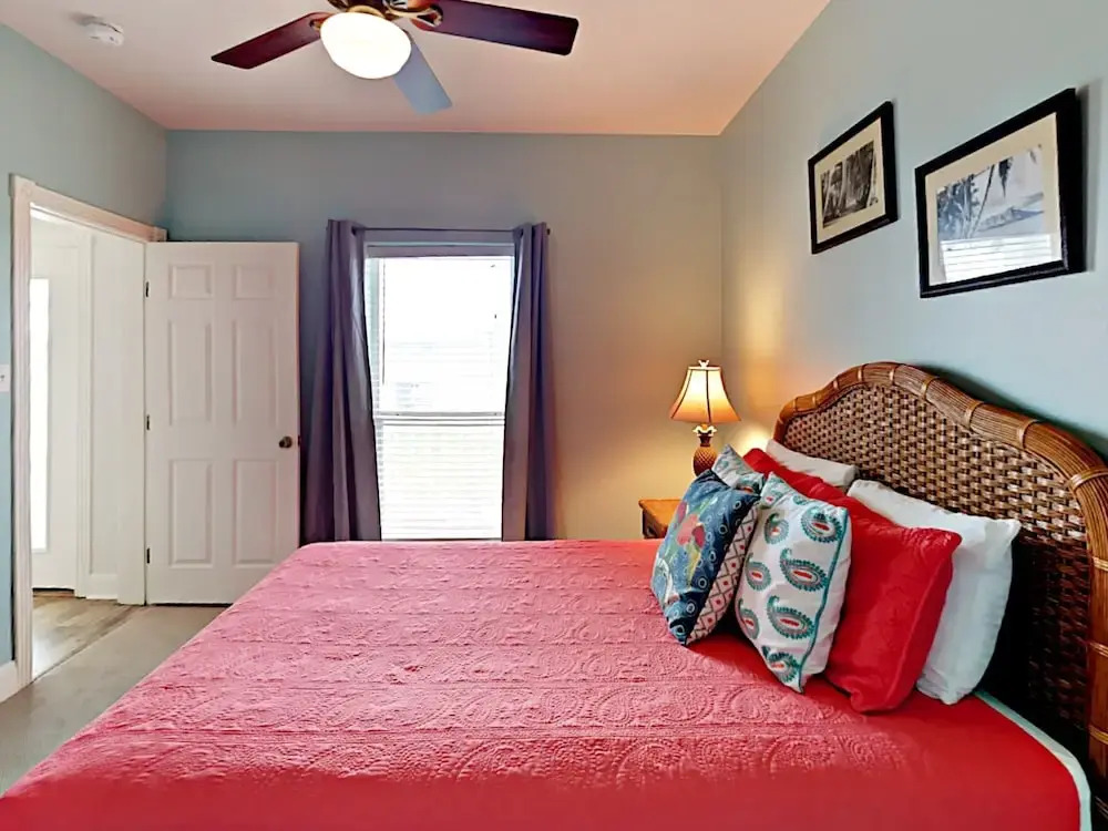 Aransas Tarpon 5 Bedrooms 3 Bathrooms Home
