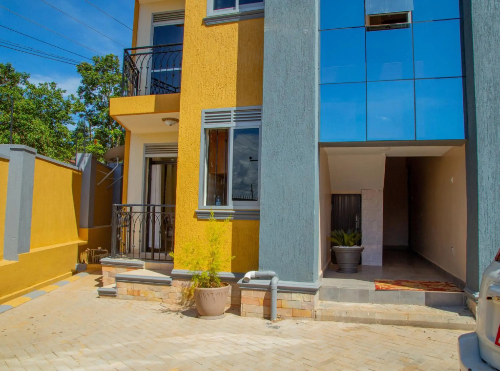 Keisha Luxury Furnished Apartment Bukoto with great Wifi and power back up