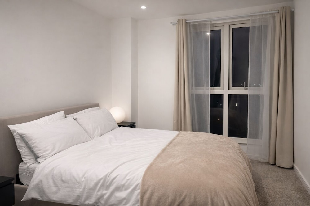 Round The Clock Bookings - Wharf 1ne