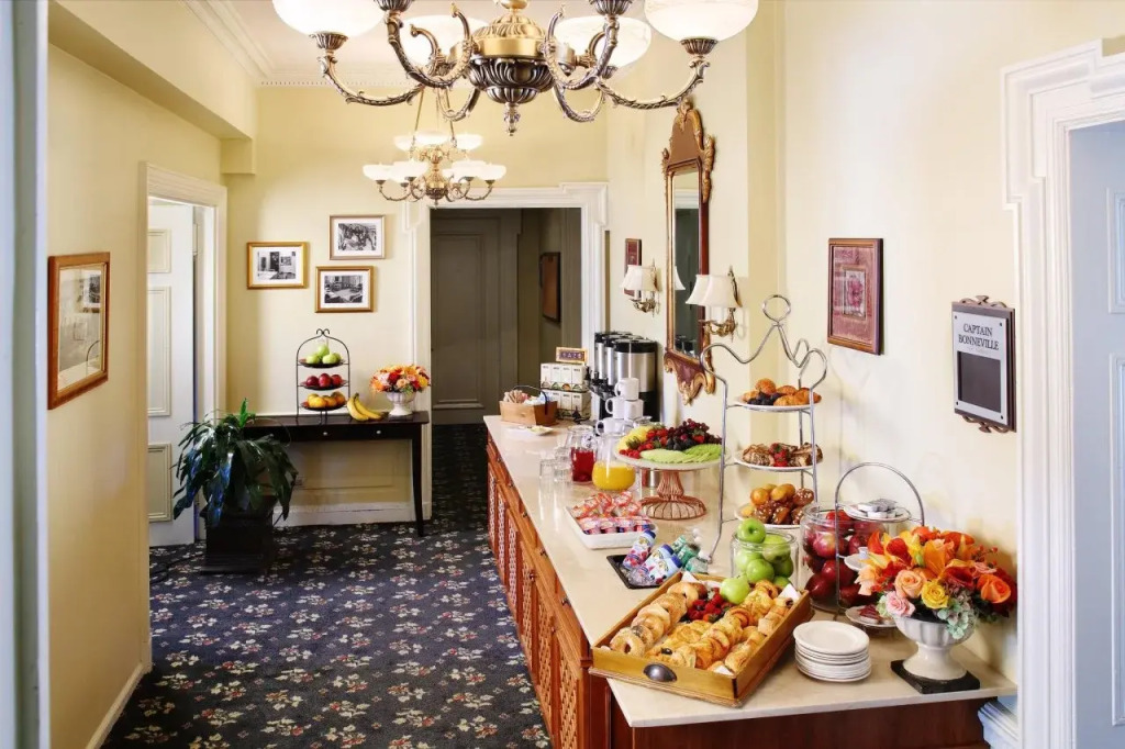 Tarrytown House Estate